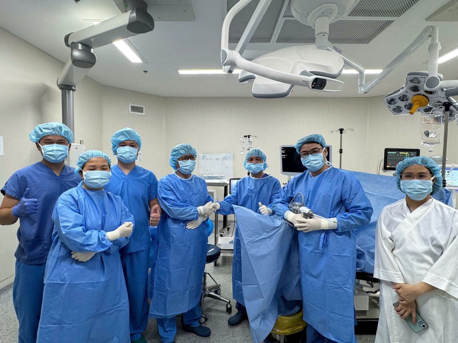 Điều trị bí đái do u tuyến tiền liệt bằng liệu pháp vi nhiệt với kim Rezum tại bệnh viện Việt Pháp